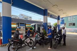 Từ 23 giờ ngày 24-3, xăng RON 95-III tăng hơn 3.000 đồng/lít, dầu diesel hơn 39.600 đồng