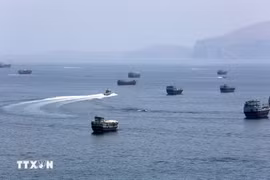 Quang cảnh eo biển Hormuz ngày 20-6-2026. Ảnh: THX/TTXVN phát
