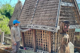 Nguyên sơ kiến trúc nhà mồ của người Bahnar ở làng Bôn