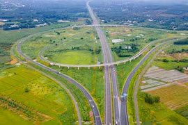 Mở rộng cao tốc TP HCM - Long Thành lên 8-10 làn xe