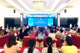 380 cán bộ Công đoàn tập huấn về xây dựng cơ quan đạt chuẩn văn hóa 