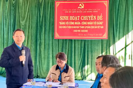 Chi bộ Liên đoàn Lao động tỉnh Gia Lai sinh hoạt chuyên đề “Đảng với Công nhân, công nhân với Đảng” 