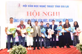 Hội Văn học Nghệ thuật tỉnh Gia Lai khen thưởng 13 cá nhân có thành tích xuất sắc