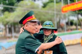 Tháng 7, hội ngộ và tri ân