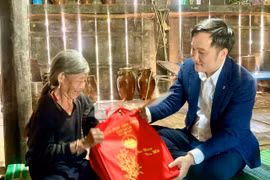 Lãnh đạo tỉnh Gia Lai thăm, chúc Tết 6 gia đình tại huyện Kông Chro