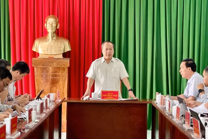Phó Bí thư Tỉnh ủy Châu Ngọc Tuấn làm việc với Ban Thường vụ Đảng ủy xã Kông Bơ La