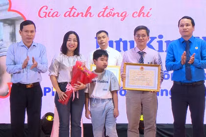 Gia Lai biểu dương 16 gia đình công nhân, viên chức, lao động tiêu biểu