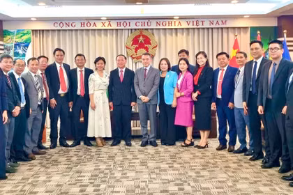 Bí thư Tỉnh ủy Thái Đại Ngọc thăm Tổng lãnh sự quán Việt Nam tại TP. Thượng Hải