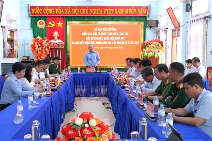 Kiểm tra công tác chuẩn bị bầu cử trên địa bàn xã đảo Nhơn Châu