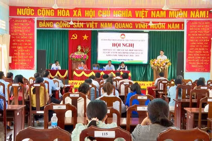 Phó Bí thư Tỉnh ủy Nguyễn Ngọc Lương tiếp xúc cử tri xã Cát Tiến
