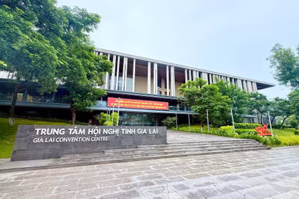 Triển lãm mỹ thuật khu vực V lần thứ 30 diễn ra từ ngày 5 đến 15-8 tại Gia Lai