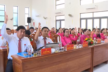 HĐND phường Quy Nhơn Nam thông qua 10 nghị quyết quan trọng