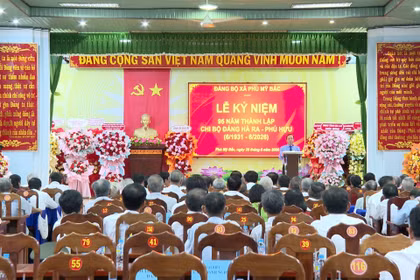 Kỷ niệm 95 năm thành lập Chi bộ Đảng Hà Ra - Phú Hựu