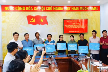 Phường Hoài Nhơn Bắc trao hơn 1 tỷ đồng hỗ trợ giải bản tàu cá đợt 1 năm 2026