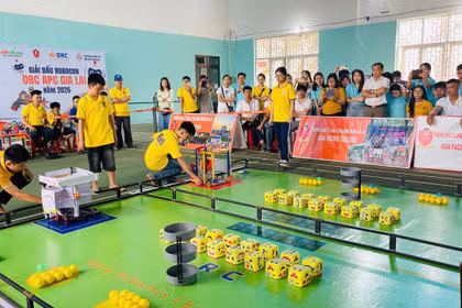 64 đội tranh tài tại cuộc thi “Robocon ORC - APC Gia Lai”