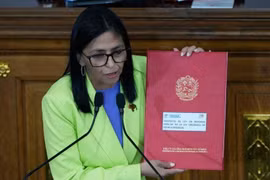 Venezuela: Tổng thống lâm thời kêu gọi cải cách ngành dầu khí. Ảnh: AP