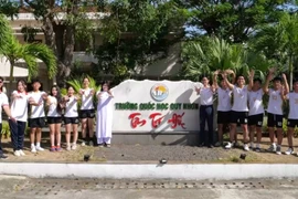 Lớp học không tường: Trưởng thành từ câu lạc bộ học đường