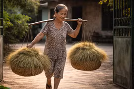 Ngăn ký ức: Những gánh rơm của ngoại