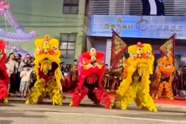 Phố núi Gia Lai tưng bừng vui Tết Trung thu sớm