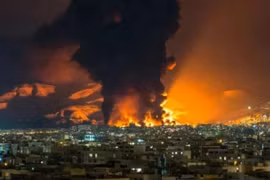 Iran tấn công hạ tầng năng lượng khắp Vùng Vịnh, cháy lớn ở Qatar