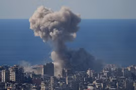 Israel, Mỹ tấn công Iran ít nhất 3 tuần nữa