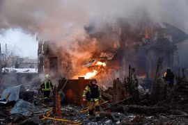 Tin thế giới tối 22-2: Nga dội tên lửa, Thủ đô Ukraine rung chuyển