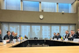 Phái đoàn Mỹ và châu Âu tại cuộc họp ngày 23-11 ở Geneva, Thụy Sĩ, để bàn về kế hoạch hòa bình Ukraine. Ảnh: Reuters