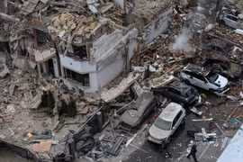 Khói bốc tên từ chiến dịch quân sự của Israel ở thành phố Gaza. Ảnh: Reuters