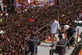 Cuộc mít ting chính trị của nam diễn viên Tamil Vijay. Ảnh: Reuters