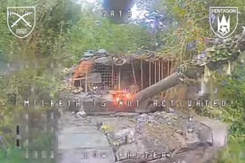 UAV cảm tử Ukraine tập kích 2 xe tăng T-72 của Nga.