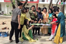 Đón Tết sớm cùng "Xuân đa sắc"