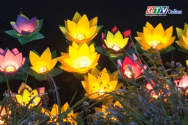 Suối Hội Phú lung linh trong đêm hoa đăng