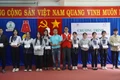 Vingroup trao học bổng cho 100 học sinh khó khăn tại Gia Lai