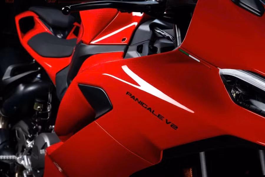 ducati-panigale-v2-2025-3.jpg