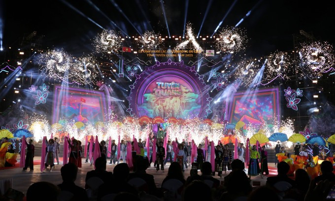 Các tiết mục nghệ thuật chào mừng Lễ hội Hoa Tam giác mạch lần thứ XI.