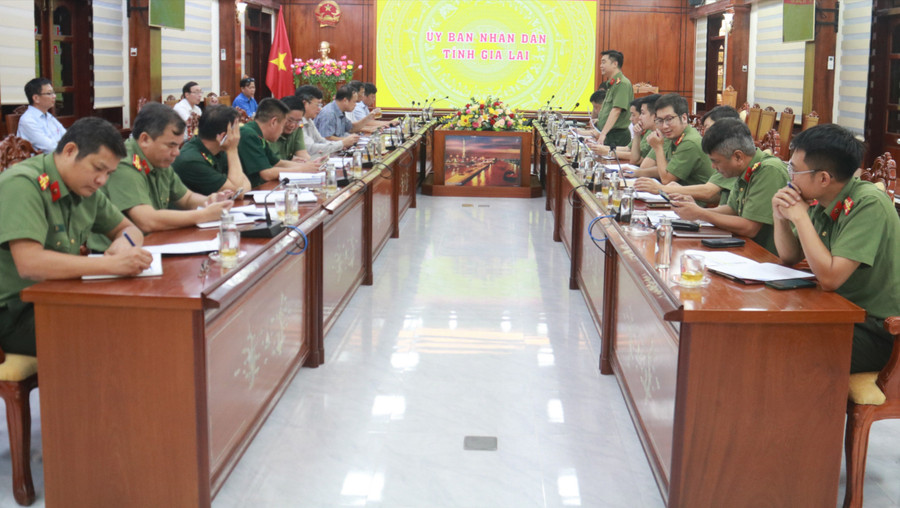 Quang cảnh buổi làm việc. Ảnh: Minh Ngọc. hop-chong-iuu-gl-8741.jpg