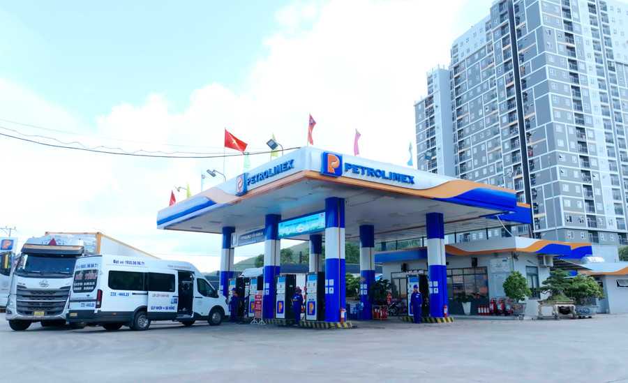 Інвестування в інфраструктуру та обладнання автозаправних станцій Petrolimex Gia Lai One Member Co., Ltd. здійснюється синхронно. Фото: Tien Sy ha-tang-dong-bo-6024.jpg