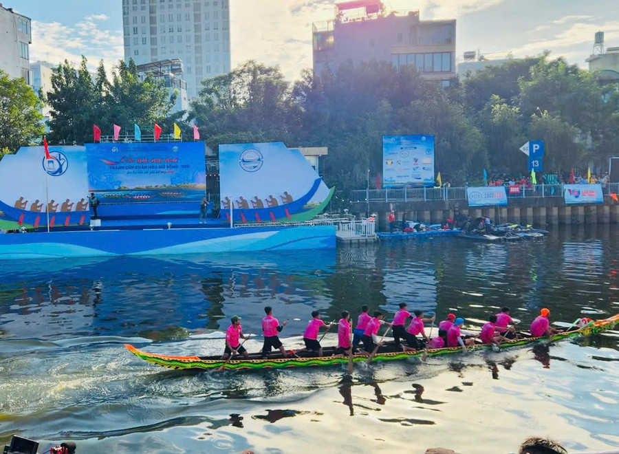 Phương Xuân Hoà hưởng ứng Tuần lễ Du lịch TP Hồ Chí Minh bằng Lễ hội đua ghe Ngo tranh cúp Xuân Hòa mở rộng 2025 trên kênh Nhiêu Lộc - Thị Nghè (TP Hồ Chí Minh) vào ngày 30-11.