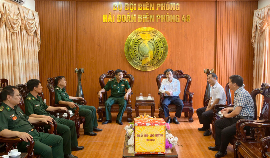 Quang cảnh buổi làm việc. Ảnh: Dũng Nhân 2.jpg