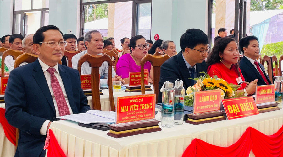 Đồng chí Mai Việt Trung - Ủy viên Ban Thường vụ Tỉnh ủy, Trưởng Ban Tổ chức Tỉnh ủy, dự và chỉ đạo Đại hội đại biểu Đảng bộ xã Đak Pơ lần thứ I, nhiệm kỳ 2025 - 2030. Ảnh: Nguyễn Hiền dc-mai-viet-trung-du-dai-hoi-dakpo-6952.jpg