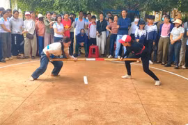 Hơn 700 vận động viên tranh tài Đại hội Thể dục thể thao xã Kon Gang