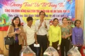 Hội Bảo trợ bệnh nhân nghèo tỉnh Gia Lai trao quà Trung thu cho người dân xã An Toàn.