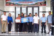 Bàn giao nhà tình nghĩa cho Mẹ Việt Nam anh hùng ở xã Ia Lâu