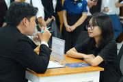 Bằng đại học có còn là “tấm vé vàng” khi tuyển dụng?