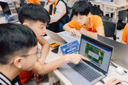 Học sinh lớp 1 Hà Nội học gì trong 12 tiết về AI?