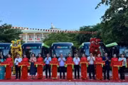 Địa phương nào tiên phong đưa 50 xe buýt điện miễn phí đón học sinh đến trường?