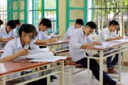 Cùng 1 lớp, khác chiều cao: Nhà trường phải bố trí bàn ghế học sinh thế nào?