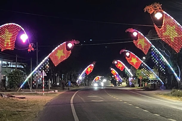 Nhân dân Chư Păh rộn ràng dựng cây nêu đón Xuân Bính Ngọ 2026