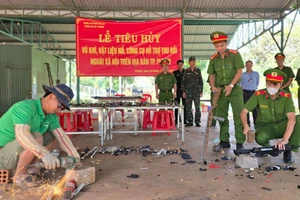 Pleiku: Tiêu hủy 129 vũ khí, vật liệu nổ và công cụ hỗ trợ