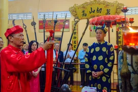 Thực hiện nghi lễ cầu kinh, khai ấn. Ảnh: Ngọc Nhuận